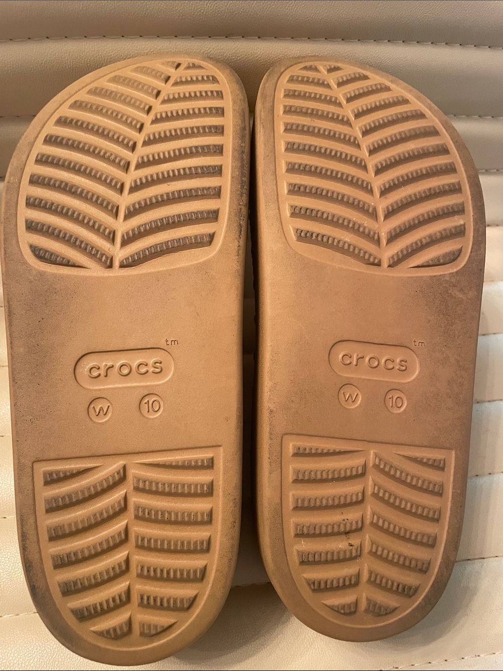 CROCS Platform Classic Tan  Clogs - Picture 7 of 9
